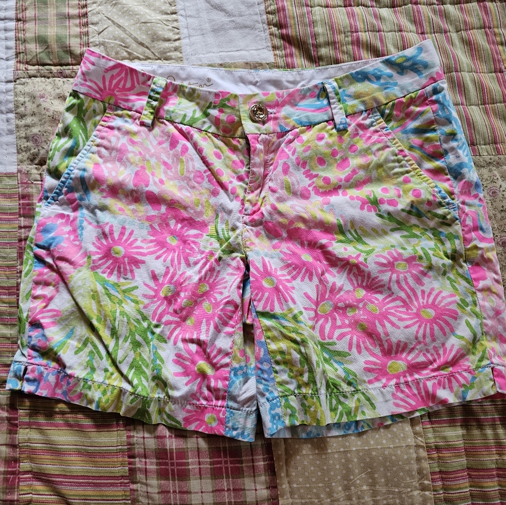 Lilly Pulitzer The Jayne Short Size 2